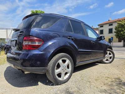 Mercedes-Benz Classe G MERCEDES - Classe ML - 320 CDI Sport Blu/Azzurro usata Prato