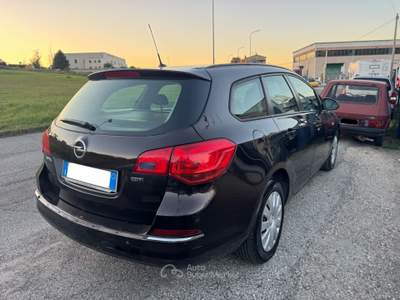 Opel Astra 1.7 CDTI 110CV Sports Tourer Elective Rosso usata Mentana