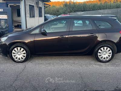 Opel Astra 1.7 CDTI 110CV Sports Tourer Elective Rosso usata Mentana