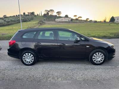 Opel Astra 1.7 CDTI 110CV Sports Tourer Elective Rosso usata Mentana