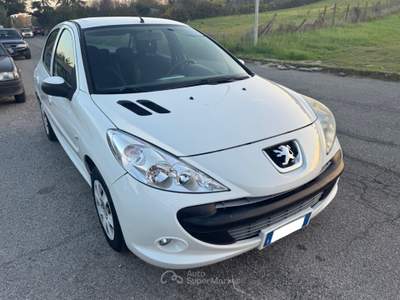 Peugeot 206 Plus 1.1 60CV 5p. Trendy Bianco usata Mentana