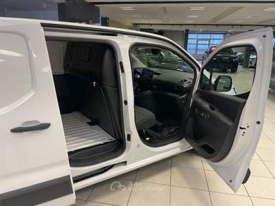 Citroen Berlingo BlueHDi 100 3posti Van M KM0 € 18.900,00+IVA Bianco usata Arsago Seprio