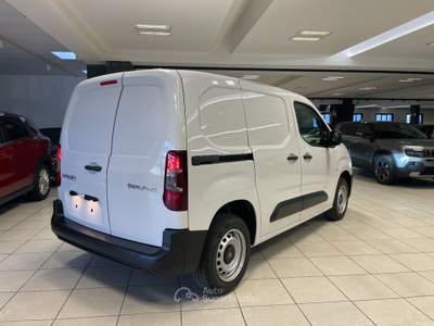 Citroen Berlingo BlueHDi 100 3posti Van M KM0 € 18.900,00+IVA Bianco usata Arsago Seprio