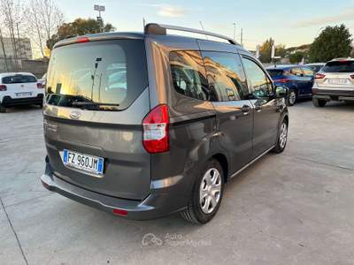 Ford Tourneo Courier 95cv Grigio usata Anzio