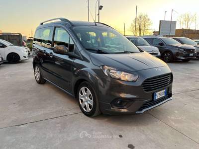 Ford Tourneo Courier 95cv Grigio usata Anzio