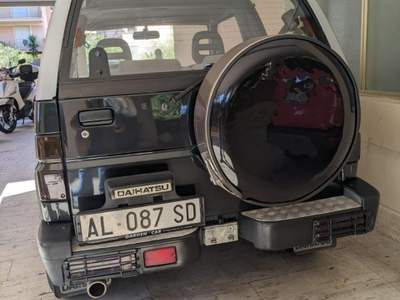 Daihatsu Feroza 1.6i Resin-top Full-Time DX Nero usata Ventimiglia
