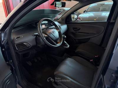 Lancia Ypsilon  1.2 69 CV 5p. Platinum Blu/Azzurro usata Parabiago