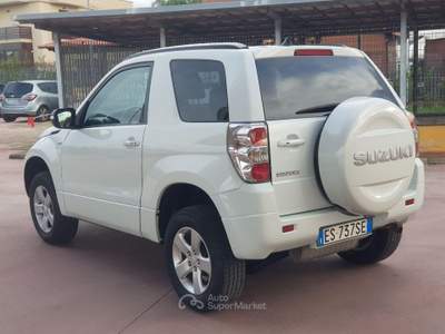 Suzuki Grand Vitara  1.9 DDiS 3p. Evolution Navi Bianco usata Quarto