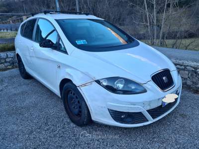 Seat Altea Demolita per esportazione, documenti Italiani Bianco usata Cogollo del Cengio