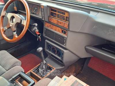 Alfa Romeo 75 IE Rosso usata Roma