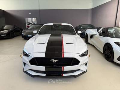 Ford Mustang Fastback 5.0 V8 aut. GT Bianco usata Medesano