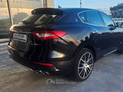 Maserati Levante 3.0 V6 Granlusso 275cv auto Nero usata Vittoria
