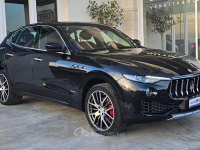 Maserati Levante 3.0 V6 Granlusso 275cv auto Nero usata Vittoria