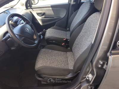 Lancia Ypsilon 1.0 firefly hybrid Silver s&s 70cv Grigio usata Vittoria