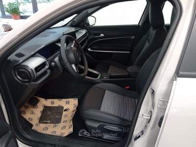 Jeep Avenger Avenger 1.2 turbo e-hybrid mhev Upland 4xe 145cv Beige usata Gardone Val Trompia