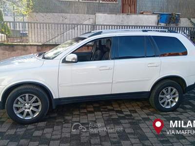 Volvo XC90 D5 AWD Geartronic Executive 7 posti/gancio traino Bianco usata Milano