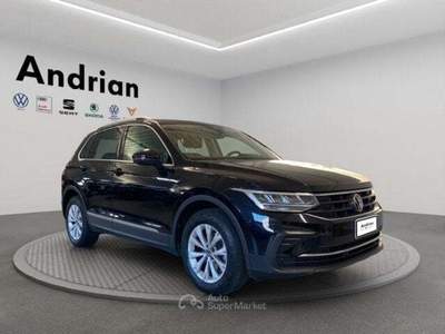 Volkswagen Tiguan Tiguan 2.0 TDI 150 CV SCR DSG Life Nero usata San Martino Buon Albergo