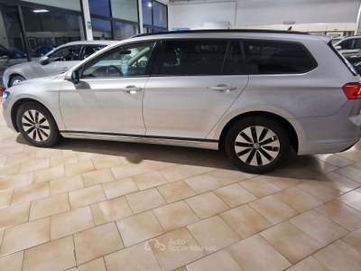 Volkswagen Passat 2.0 tdi Executive 150cv dsg Grigio usata Teramo
