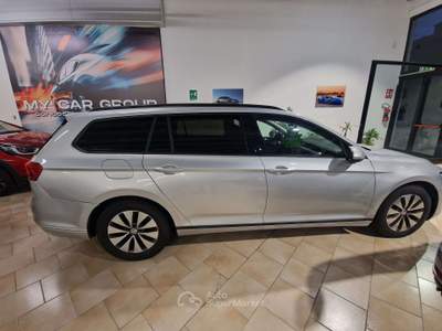 Volkswagen Passat 2.0 tdi Executive 150cv dsg Grigio usata Teramo