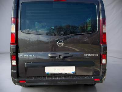Opel Vivaro TOURER 9 POSSTI PASSO LUNGO 125 CV Nero usata Venezia