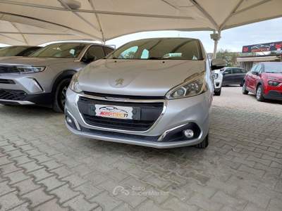 Peugeot 208 OTTIME CONDIZIONI Argento usata Mondragone