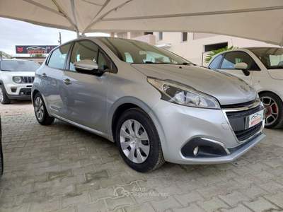 Peugeot 208 OTTIME CONDIZIONI Argento usata Mondragone