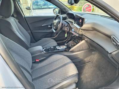 Peugeot 2008 2008 BlueHDi 130 S&S EAT8 Allure Bianco usata Somma Vesuviana