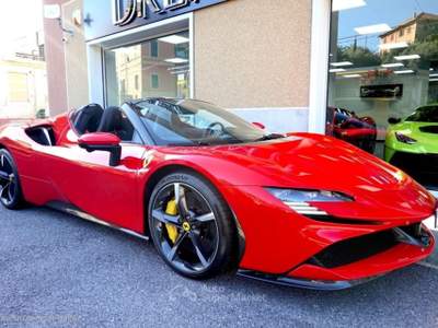 Ferrari SF90 Spider CON PIU' DI € 100.000 DI OPTIONALS Rosso usata Savona