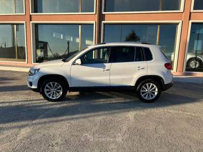 Volkswagen Tiguan 2.0 TDI 110 CV Sport & Style BlueMotion Technology Bianco usata Sant'Anna d'Alfaedo