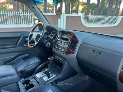 Mitsubishi Pajero 3.2 16V DI-D 5p. GLX Automatico 7 posti Nero usata Oderzo