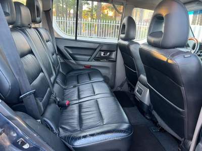Mitsubishi Pajero 3.2 16V DI-D 5p. GLX Automatico 7 posti Nero usata Oderzo
