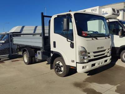 Isuzu M27 ISUZU M27 CABINA LARGA 3000 cc CASSONE RIBALTABILE Bianco usata Quinzano d'Oglio