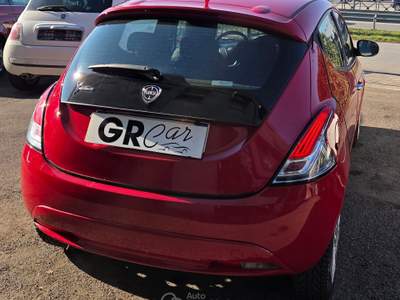 Lancia Ypsilon Ideale per neopatentati Rosso usata La Loggia