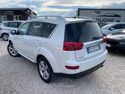 Peugeot 4007 DCS Féline 7 POSTI 4x4 UNICO PROPIETARIO PELLE NAVY RETRO Bianco usata Corato