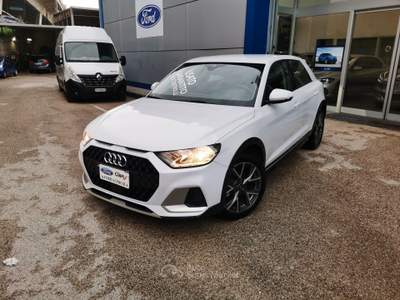 Audi A1 citycarver 30 TFSI 110cv S tronic Identity Contrast Bianco usata Cercola
