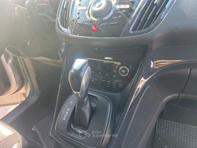 Ford Kuga Ford Kuga 2.0 TDCI 140 CV 4WD Powershift Titanium Argento usata Caivano