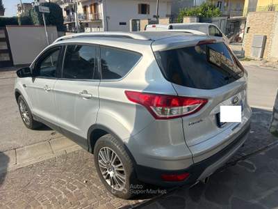 Ford Kuga Ford Kuga 2.0 TDCI 140 CV 4WD Powershift Titanium Argento usata Caivano