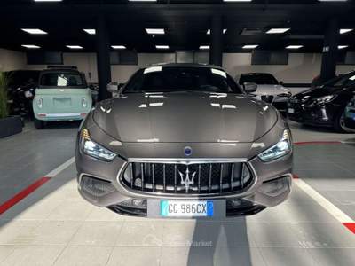 Maserati Ghibli III 2021 2.0 mhev Gransport 330cv auto Grigio usata Desenzano del Garda