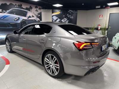 Maserati Ghibli III 2021 2.0 mhev Gransport 330cv auto Grigio usata Desenzano del Garda