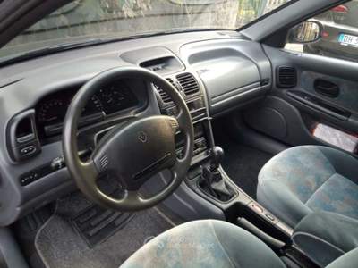 Renault Laguna 1.8i cat RXE  5p 84.900km reali !! ok neopatentati Grigio usata Moncalieri