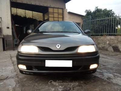 Renault Laguna 1.8i cat RXE  5p 84.900km reali !! ok neopatentati Grigio usata Moncalieri