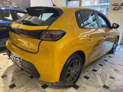 Peugeot 208 II  1.2 puretech Active Pack s/Unico propriet Giallo usata Torino
