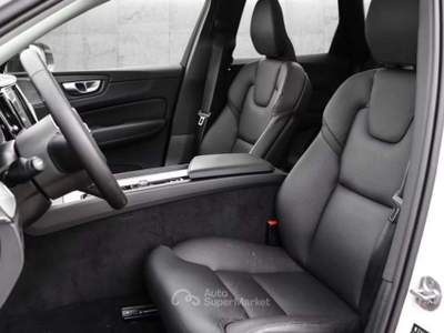 Volvo XC60 B4 (d) AWD automatico Ultimate Dark Bianco usata Pieve di Cento