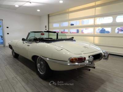 Jaguar E-Type 4.2 ROADSTER - OMOLOGATA ASI E C.R.S. (1968) Bianco usata Grumello del Monte