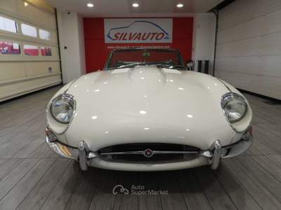 Jaguar E-Type 4.2 ROADSTER - OMOLOGATA ASI E C.R.S. (1968) Bianco usata Grumello del Monte