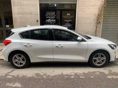Ford Focus 5p. Business Bianco usata Bari