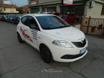 Lancia Ypsilon 1.2 Benz 69CV GOLD E6 - UNIPRO TAGLIANDATA Bianco usata Ciampino