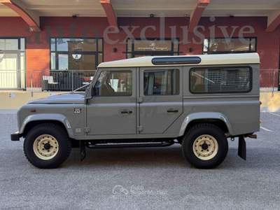 Land Rover Defender Classic Defender Works V8 Islay edition Grigio usata Pistoia