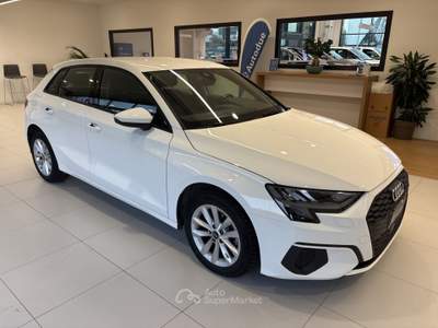 Audi A3  - a3 sportback 30 2.0 tdi business s-tronic Bianco usata Salerno