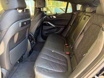 BMW X6 xDrive30d 48V Msport 298cv Nero usata Mentana